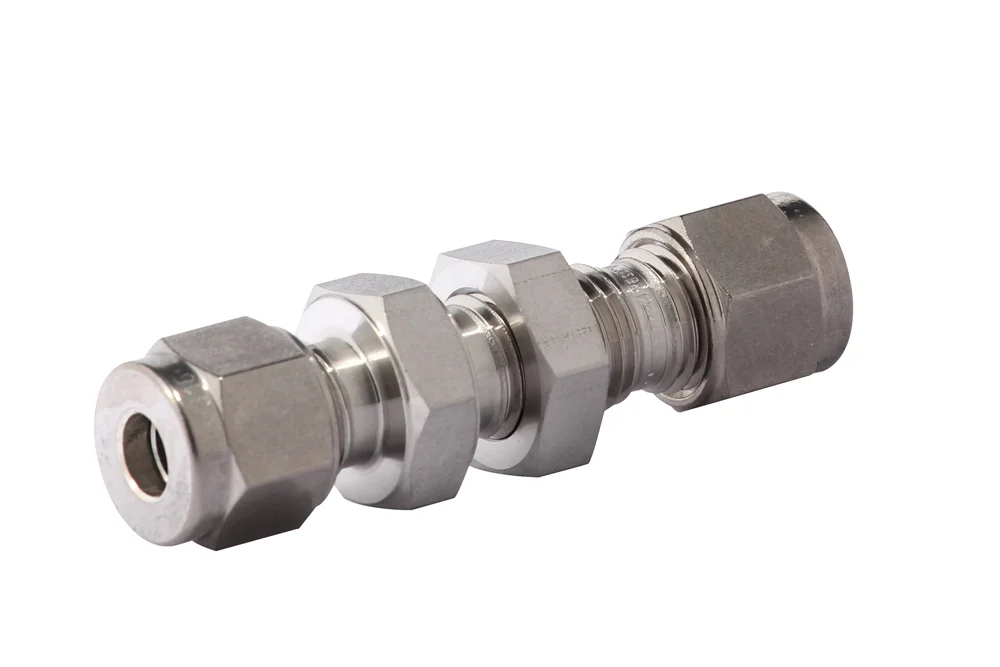 Raccordo passaparete dritto per tubi metrici, acciaio inox, M774L